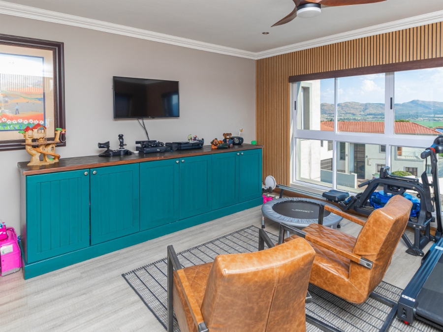 6 Bedroom Property for Sale in Kosmos Ridge North West